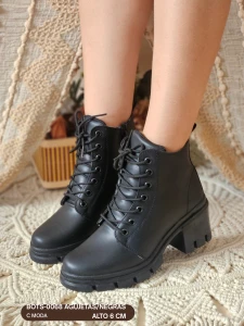 BOTS-0068 AGUJETAS/NEGRAS